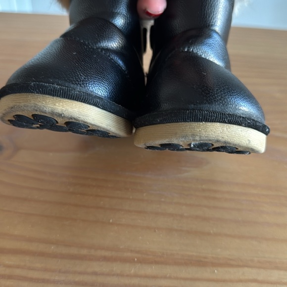 Comfy kids baby black snow boots with fur - Picture 3 of 10